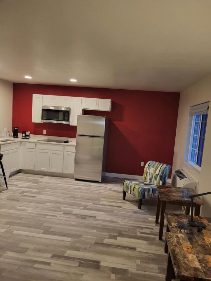Red Fox Inn And Suites Waverly Екстер'єр фото